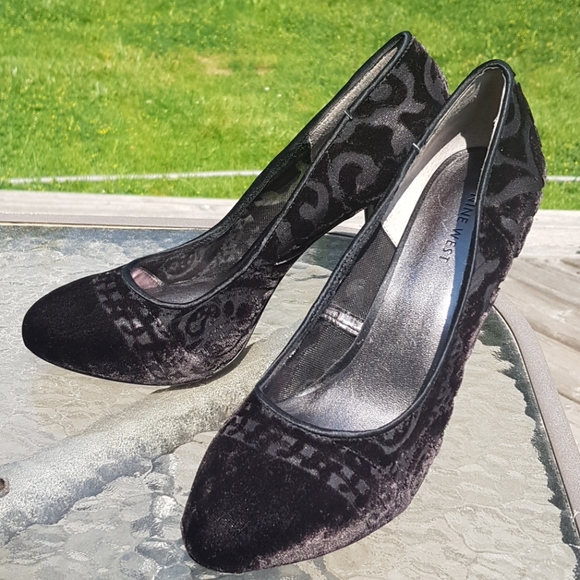 Nine West Black Velvet Heels - Picture 1 of 12